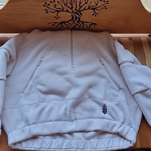 FP Movement Free People Wild and Free Pullover size L color is Cashmere / Cream - Picture 10 of 17